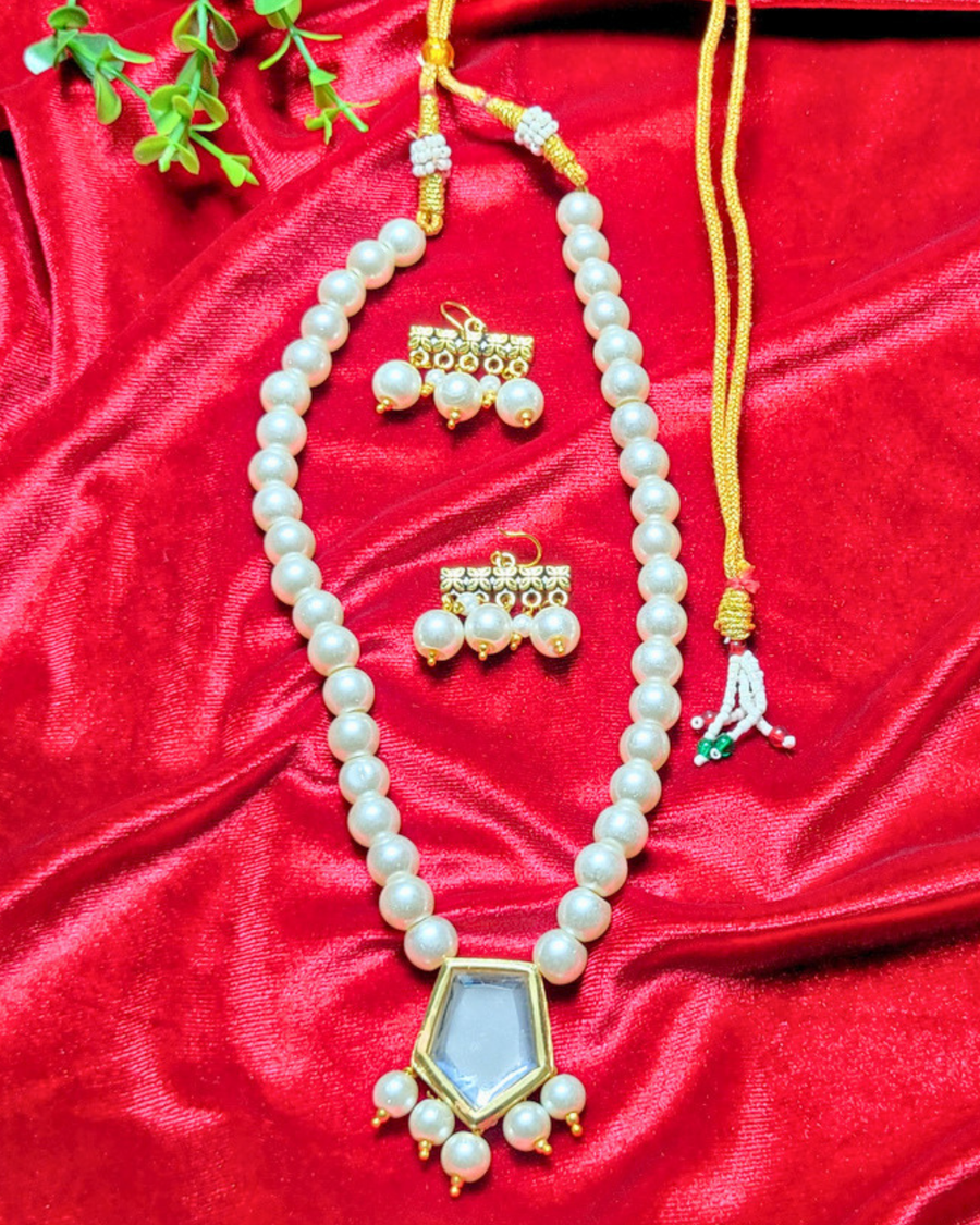 Pearl Prism Pendant Neck Set