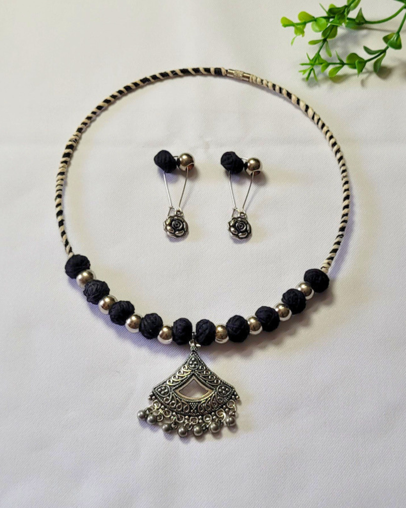 Black Cotton Beaded Hasli Set2