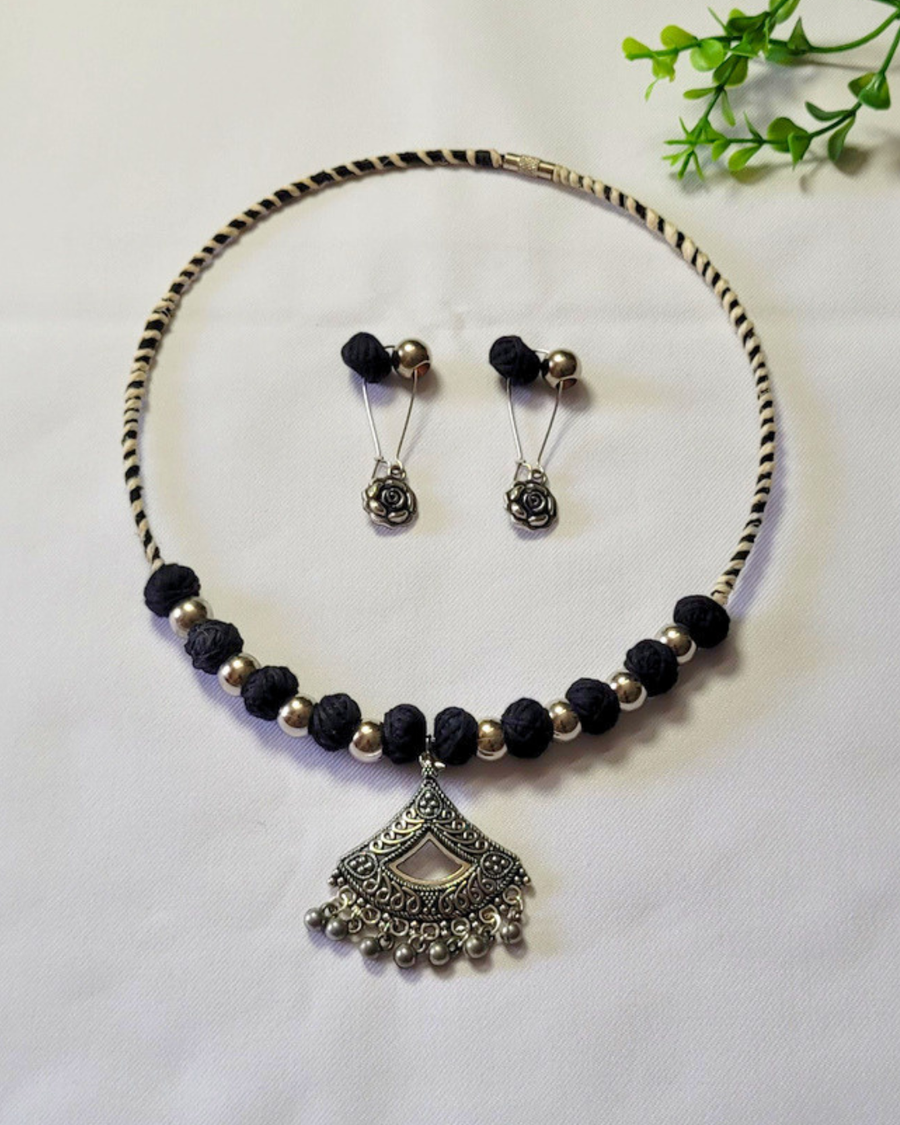 Black Cotton Beaded Hasli Set2