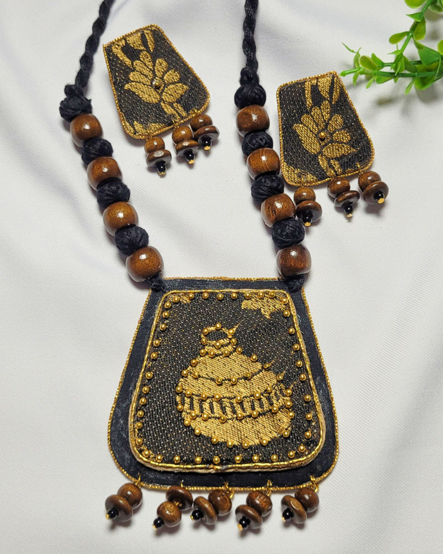 The Imperial Golden Neck Set 1